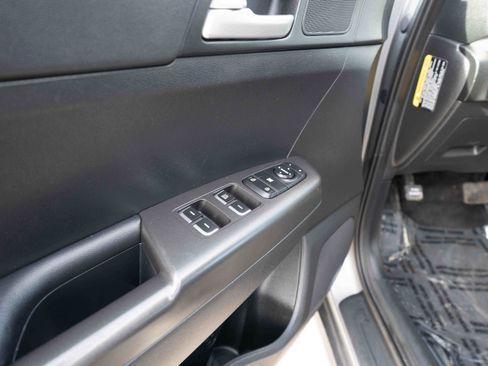 Used 2021 Kia Sportage LX image 7