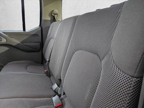 Used 2017 Nissan Frontier SV image 19