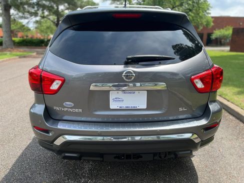 Used 2017 Nissan Pathfinder SL w/ SL Tech Package FWD image 4