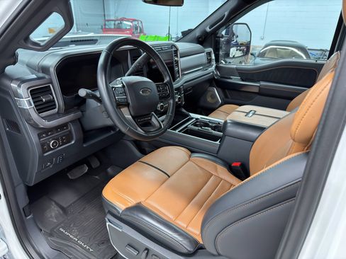 Used 2024 Ford F450 Platinum w/ FX4 Off-Road Package image 13