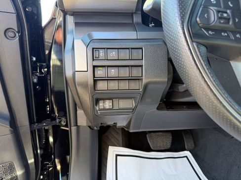 Used 2025 Toyota Tacoma TRD Off-Road image 5