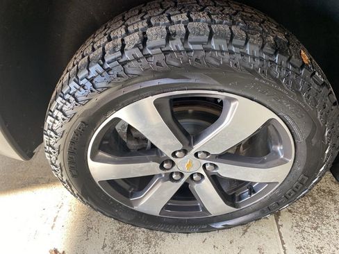 Used 2023 Chevrolet Traverse LT w/ LT Premium Package image 10