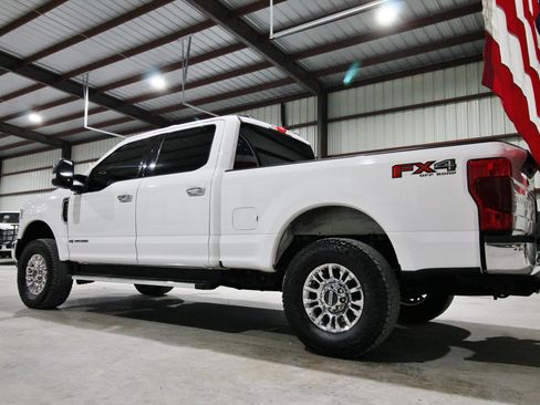 Used 2021 Ford F250 XLT w/ XLT Premium Package AWD/4WD image 8