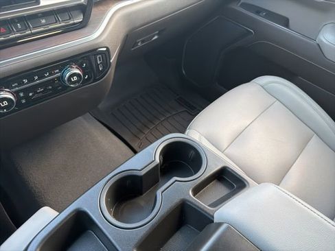 Used 2022 GMC Sierra 1500 SLT image 23