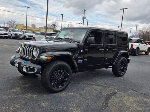 Used 2024 Jeep Wrangler Unlimited Sahara image 3