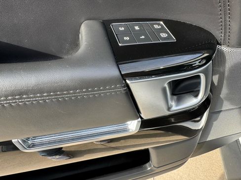 Used 2021 Land Rover Range Rover Sport HST image 17