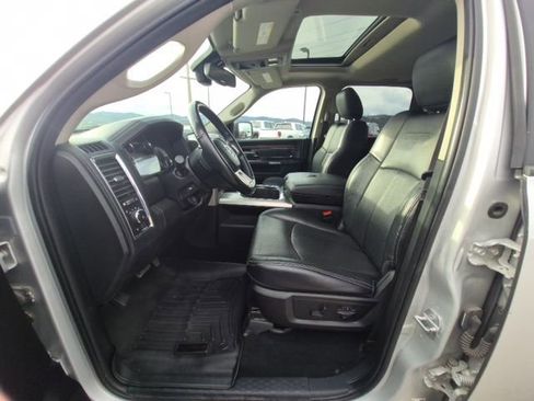 Used 2017 RAM 1500 Laramie w/ Convenience Group image 9