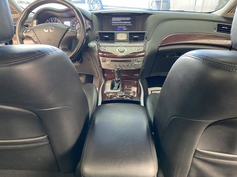 Used 2018 INFINITI Q70 Luxe w/ Cargo Package image 14