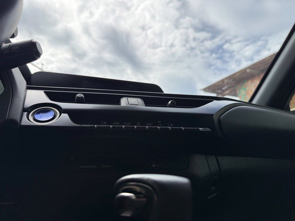 Used 2022 Lexus UX 250h AWD/4WD image 17