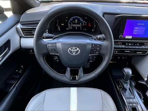 Used 2026 Toyota Camry SE w/ Convenience Package image 6