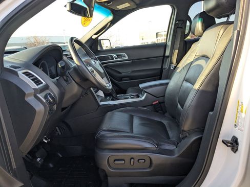 Used 2014 Ford Explorer XLT w/ Equipment Group 202A image 16