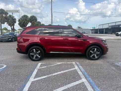 Used 2022 Kia Sorento EX w/ Panoramic Sunroof Package FWD image 2