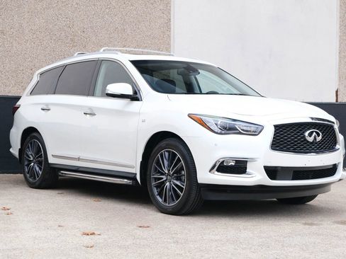 Used 2017 INFINITI QX60 Luxe w/ Deluxe Technology Package image 4