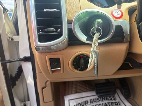 Used 2011 Porsche Cayenne AWD/4WD image 20