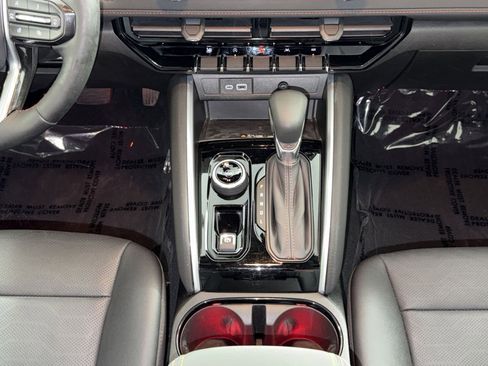 Used 2023 Chevrolet Colorado Z71 w/ Z71 Convenience Package 2 image 22