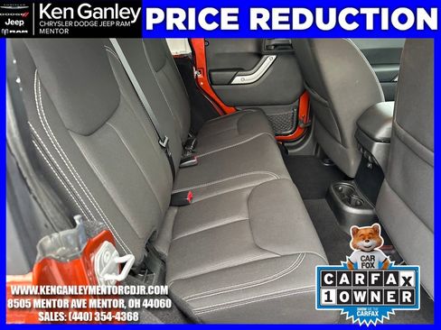 Used 2014 Jeep Wrangler Unlimited Sahara w/ Connectivity Group image 21