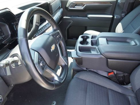 Used 2023 Chevrolet Silverado 1500 LT AWD/4WD image 17