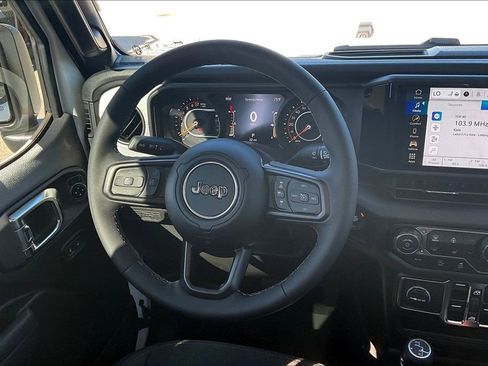 New 2025 Jeep Gladiator Sport image 12