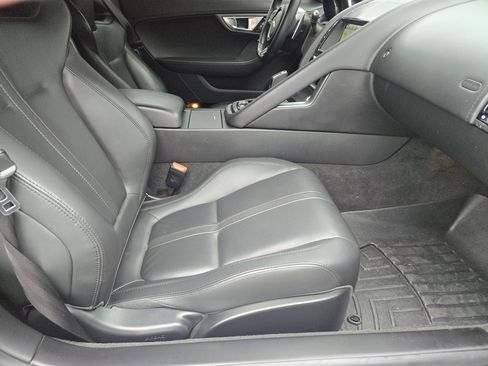 Used 2016 Jaguar F-TYPE R image 17