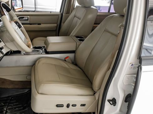 Used 2014 Ford Expedition EL Limited w/ Equipment Group 301A AWD/4WD image 28