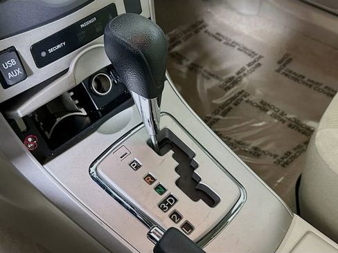 Used 2013 Toyota Corolla LE image 19