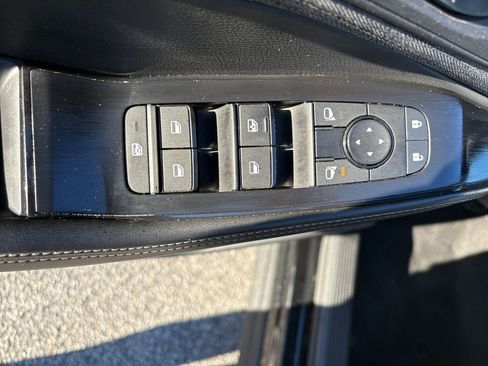 Used 2023 Nissan Rogue SV image 13