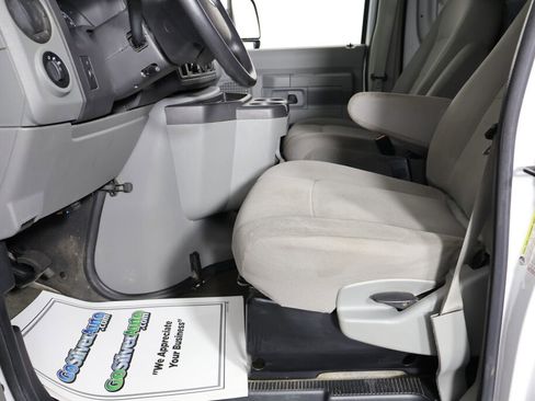 Used 2013 Ford E-150 and Econoline 150 image 14