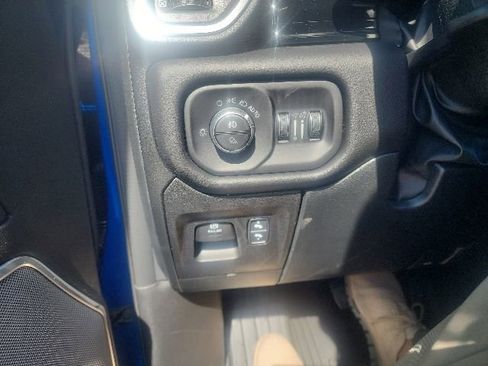 New 2026 RAM 1500 Laramie AWD/4WD image 18
