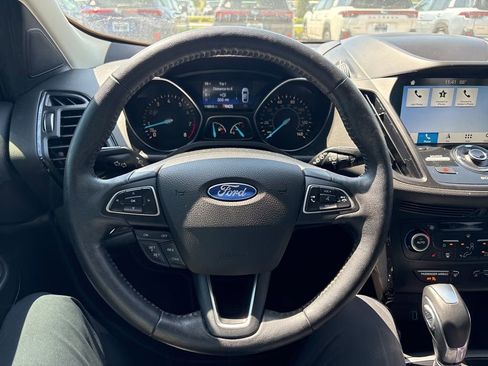 Used 2019 Ford Escape Titanium AWD/4WD image 2
