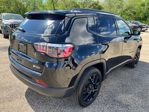 New 2026 Jeep Compass Latitude AWD/4WD image 4
