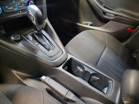 Used 2016 Ford Focus SE FWD image 26