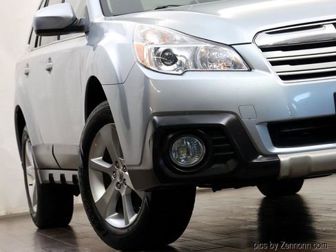 Used 2013 Subaru Outback 2.5i Limited AWD/4WD image 4