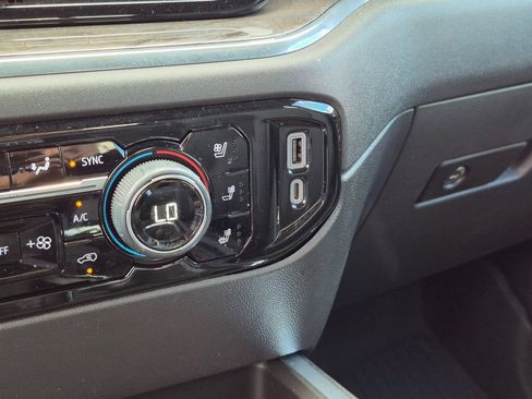 Used 2023 Chevrolet Silverado 1500 LTZ w/ Technology Package AWD/4WD image 19