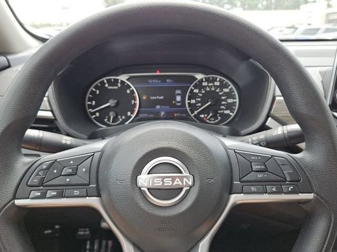 Used 2025 Nissan Altima 2.5 SV FWD image 20