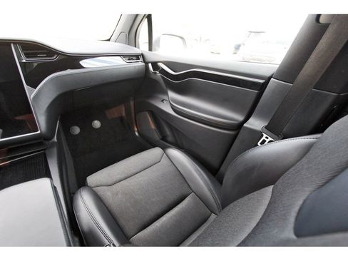 Used 2018 Tesla Model X AWD/4WD image 12
