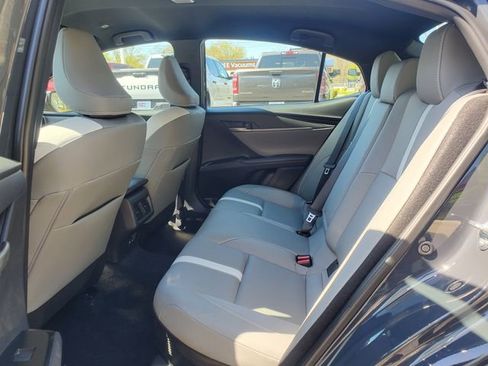 Used 2025 Toyota Camry SE FWD image 7