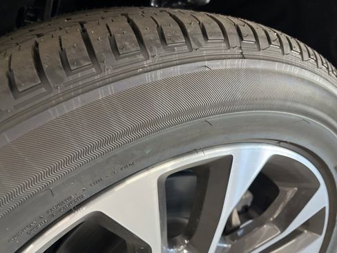 New 2025 Jeep Grand Cherokee L Overland w/ Trailer Tow Package image 9