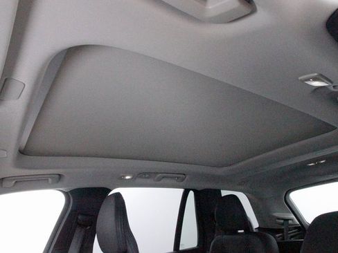 Certified 2025 Volvo XC90 T8 Plus w/ Protection Package Premier image 49