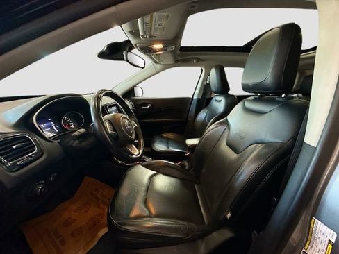 Used 2018 Jeep Compass Limited w/ Navigation Group AWD/4WD image 21