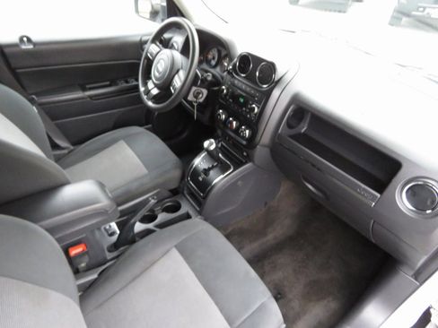 Used 2017 Jeep Patriot Sport w/ Power Value Group image 14