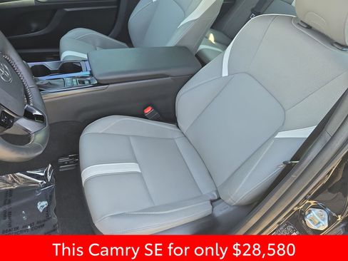 Used 2025 Toyota Camry SE w/ Convenience Package image 21