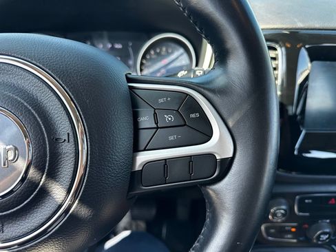 Used 2019 Jeep Compass Latitude FWD image 27