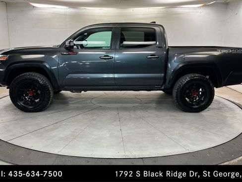 Used 2019 Toyota Tacoma TRD Off-Road AWD/4WD image 2