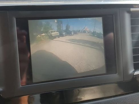 Used 2019 Chrysler Pacifica Touring-L FWD image 20