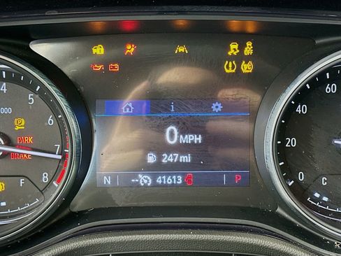 Used 2023 Buick Encore GX Preferred w/ Sport Touring Package FWD image 12