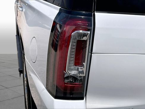 Used 2019 GMC Yukon Denali w/ Denali Ultimate Package AWD/4WD image 29