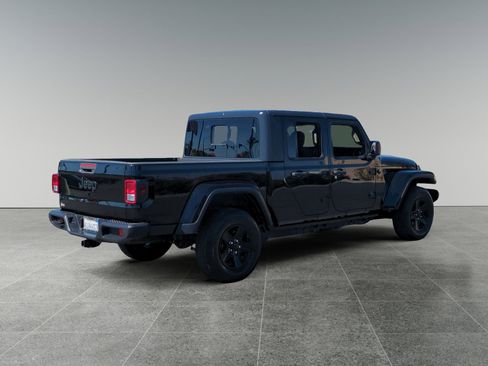 Used 2021 Jeep Gladiator Sport image 5