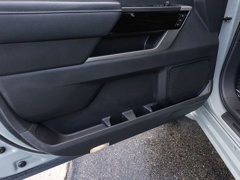 Used 2024 Toyota Tundra Limited image 10