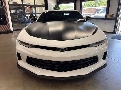 Used 2017 Chevrolet Camaro LT RWD image 17