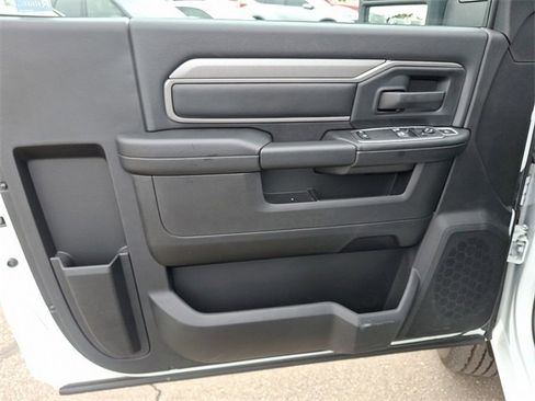 Used 2024 RAM 2500 Tradesman w/ Chrome Appearance Group image 9